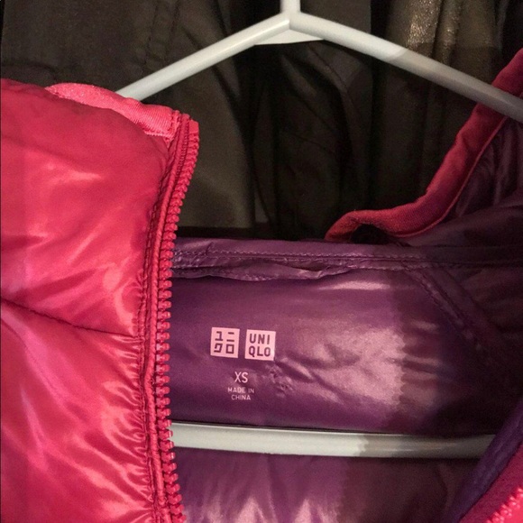 Uniqlo Ultra Light Down Puffer Jacket W/ Hood - Picture 3 of 3